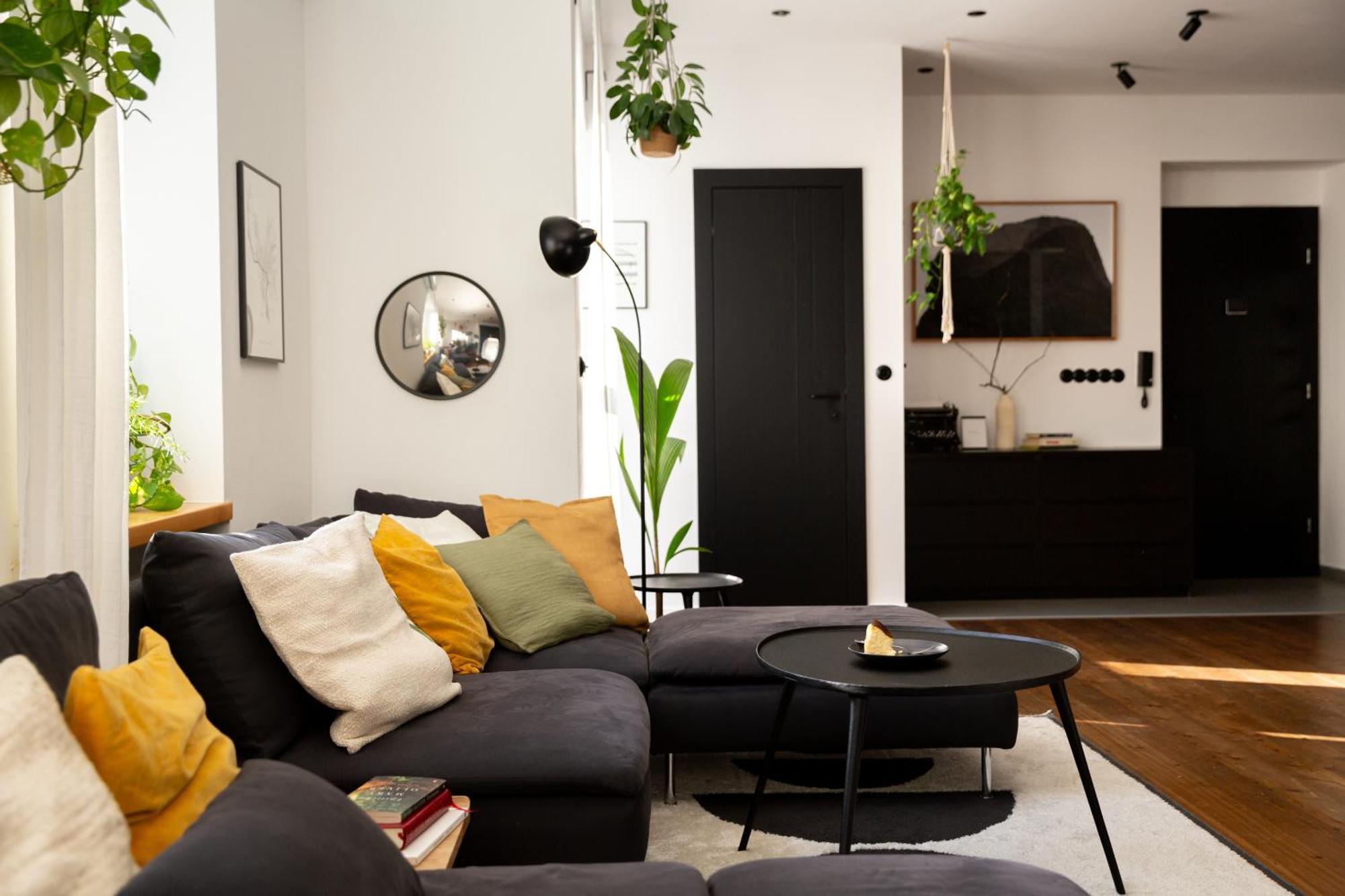 Evergreen - Old Town Spacious Stylish Apartment With Ac And One And A Half Bath, Baby & Kid- Friendly Братислава Екстериор снимка
