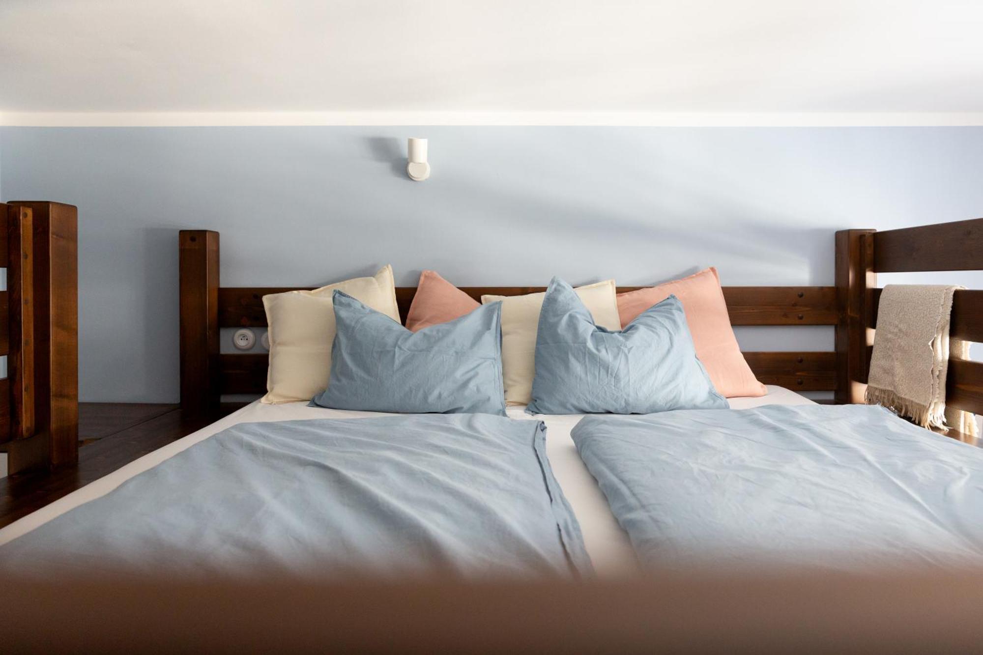 Evergreen - Old Town Spacious Stylish Apartment With Ac And One And A Half Bath, Baby & Kid- Friendly Братислава Екстериор снимка