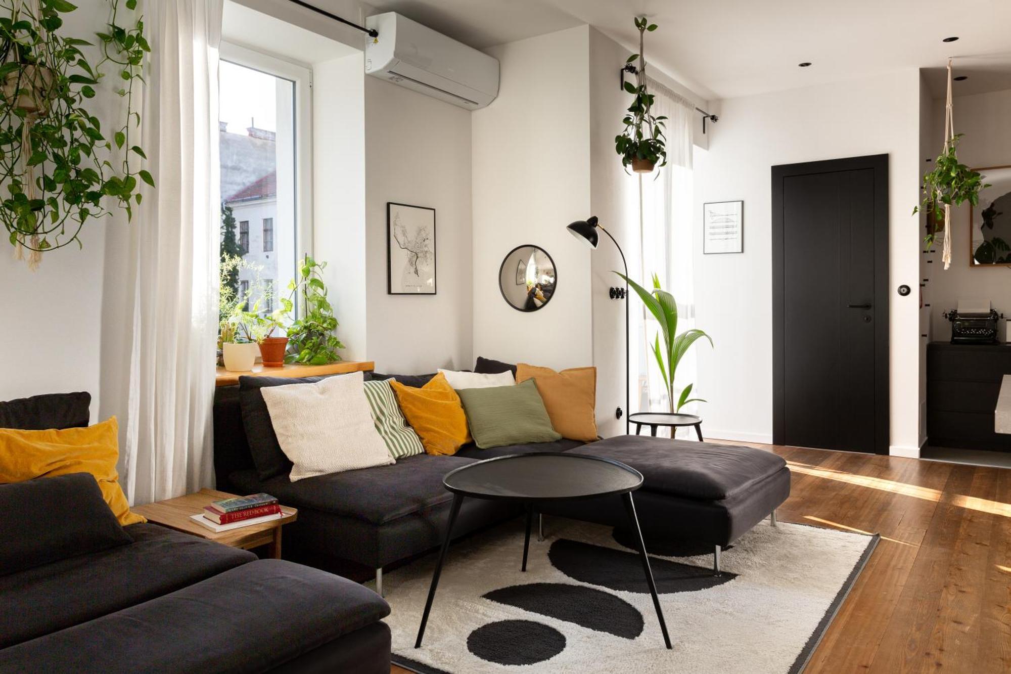 Evergreen - Old Town Spacious Stylish Apartment With Ac And One And A Half Bath, Baby & Kid- Friendly Братислава Екстериор снимка